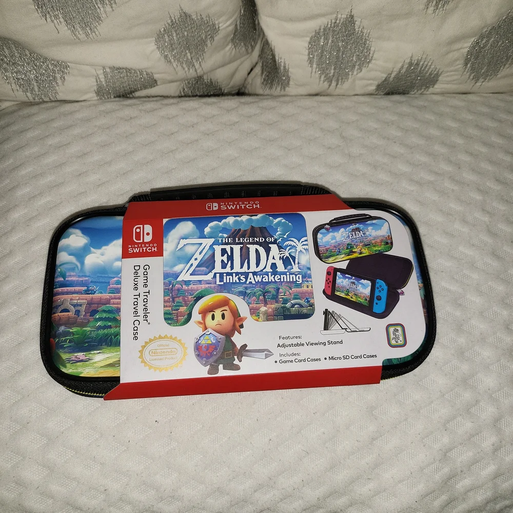 Nintendo Switch Game Traveler Deluxe Travel Case (Zelda Theme)